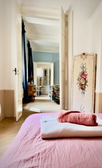 Location appartement de charme Narbonne — enfilade Belle Époque suite Sarah Bernhardt